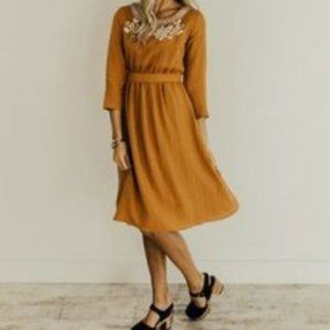 STEVIE HENDER  EMBROIDERED PRAIRIE SHIFT DRESS